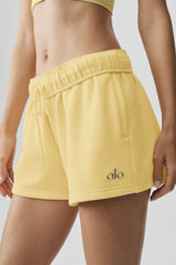Accolade Short - Warm Butter